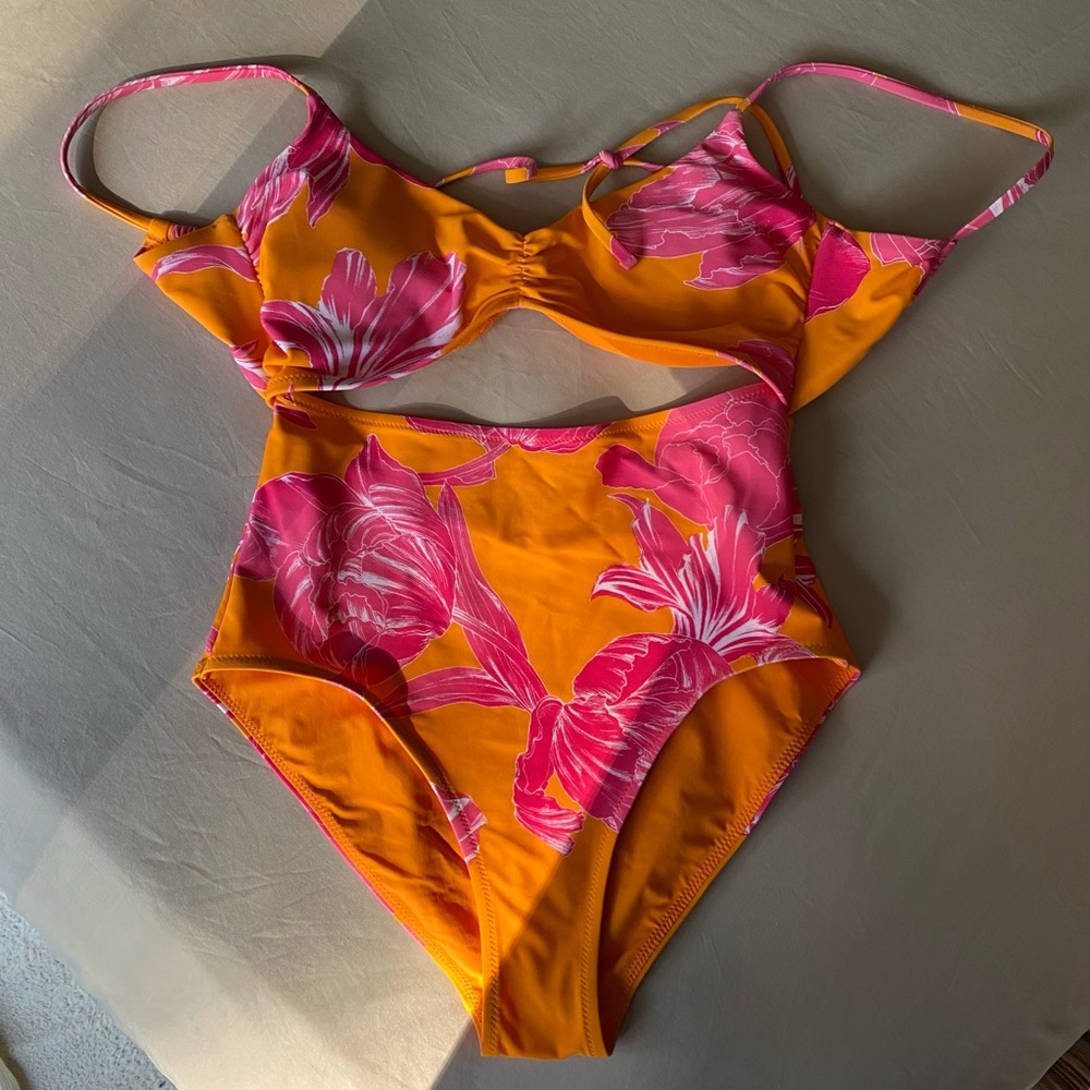 Athleta bathing suit